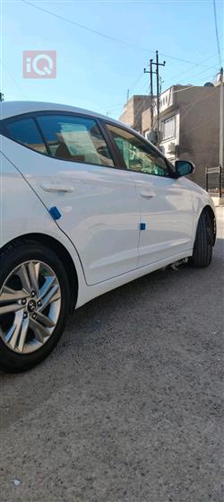 هیوندای ئەلەنترا